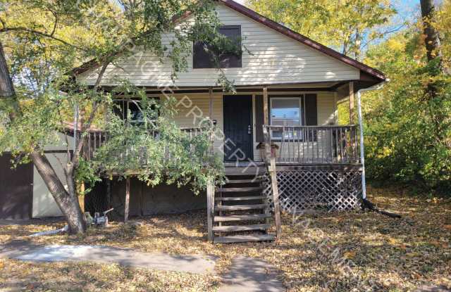 Voucher Accepting - 3 bed, 2 bath - Brand New Carpet! - 8303 Lydia Avenue, Kansas City, MO 64131