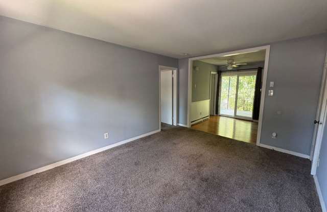 Spacious 1-Bedroom in Cotswold! Gallery 1