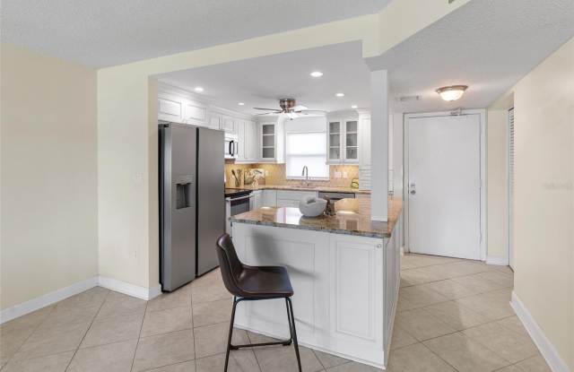 4775 COVE Circle Gallery 4