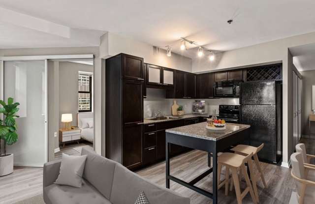 222 W Randolph St - 222 West Randolph Street, Chicago, IL 60606