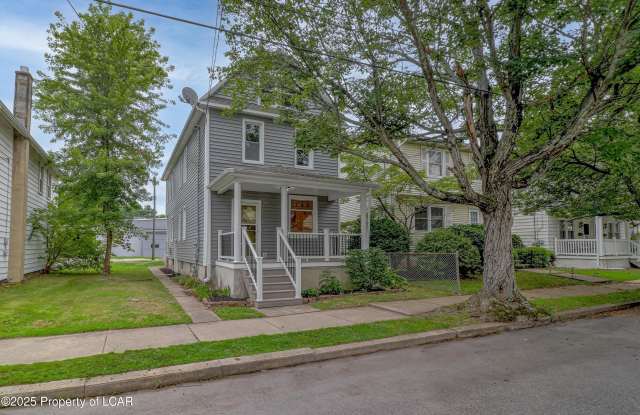 92 W Pettebone Street photos photos