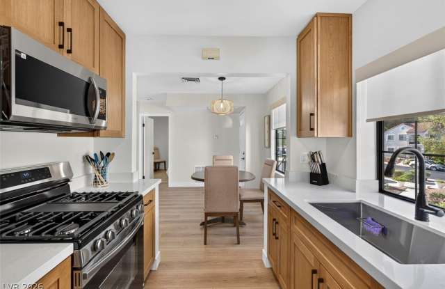 4854 Nara Vista Way Gallery 1