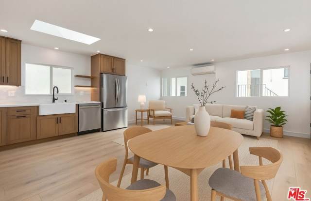 3431 Edgehill Dr photos photos