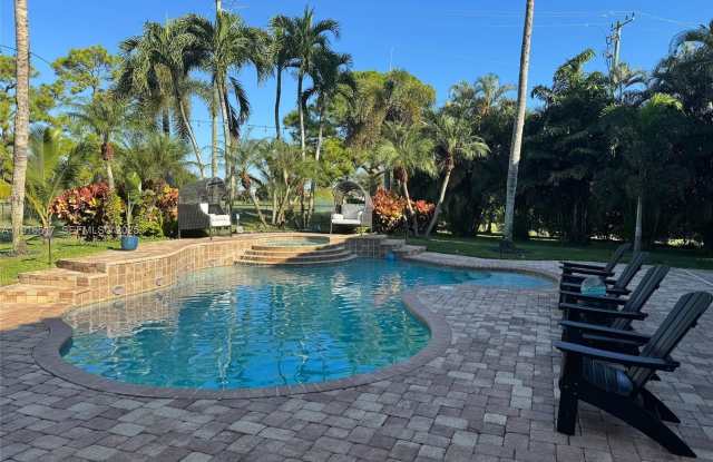 352 Kingfisher Dr photos photos