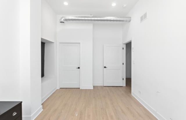 3300 N Racine Gallery 3