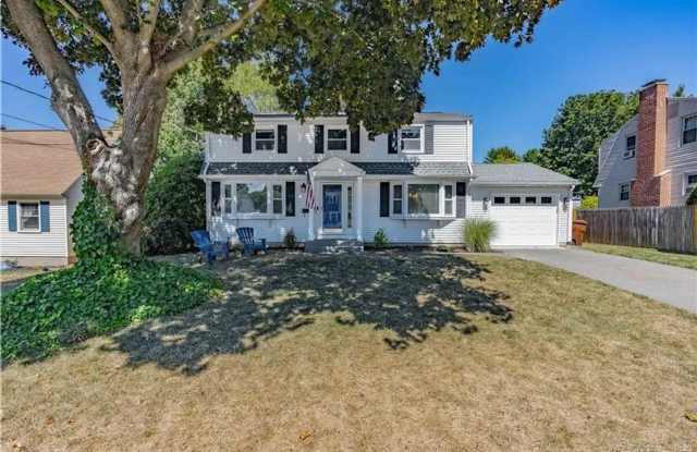 Spacious 4BR House in Enfield photos photos