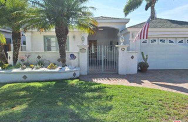 7539 Denrock Avenue Gallery 2