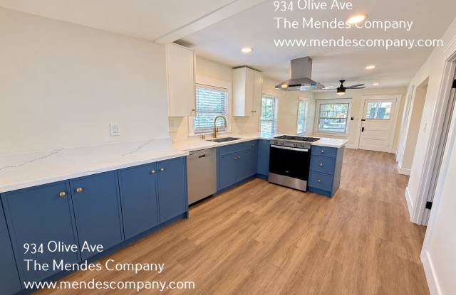 Charming Coronado Duplex | Updated 2BR/2BA Home + Detached Studio Cottage! Gallery 4