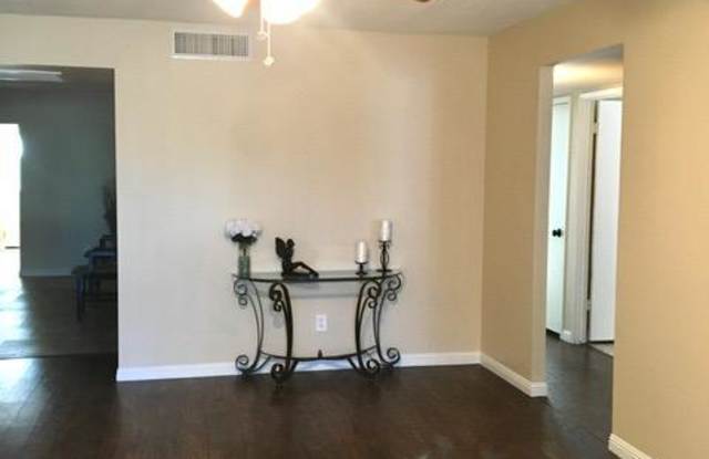 1943 E FREMONT Drive Gallery 2
