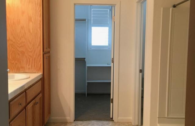 3Br, 2.5Ba Located in Elk Grove! Gallery 4