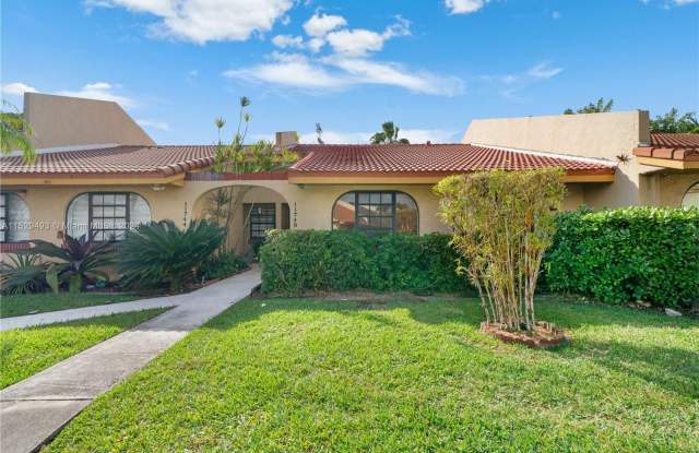 11748 SW 103rd Ln - 11748 Southwest 103rd Lane, Kendall, FL 33186