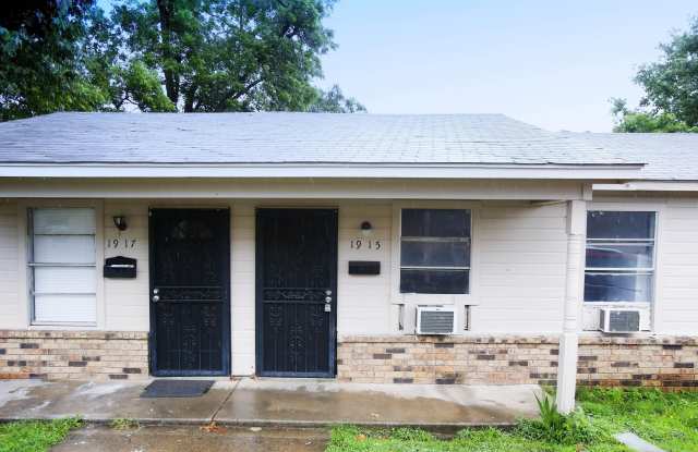 1913 N Magnolia Street photos photos