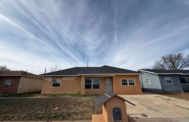 2bed/ 1bath convenient to CAFB - 232 Lincoln Avenue, Clovis, NM 88101