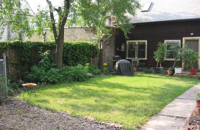 1310 W Argyle St photos photos