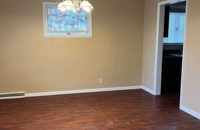 529 E. Prospect St. Gallery 3