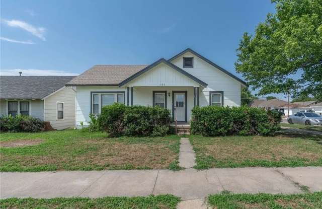 Updated 3 bedroom 2 bath home in El Reno! photos photos