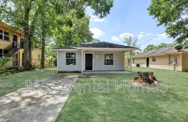 1518 27th St W photos photos