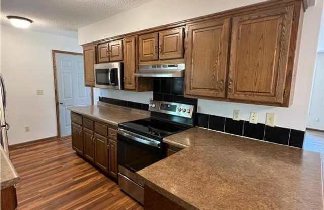 8235 Pleasant View Drive Gallery 4
