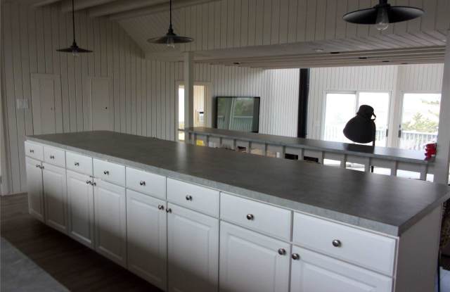 23 Dune Road Gallery 3