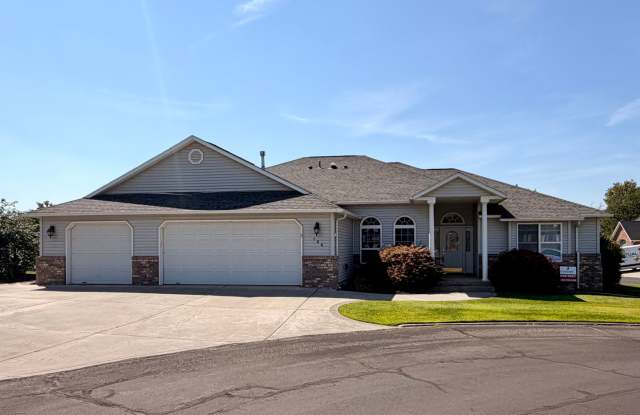Golf Course Living! 3 bed + office, 3 Car Garage! photos photos