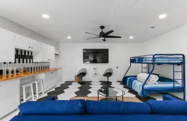 7009 Whispering Oaks Drive Gallery 2