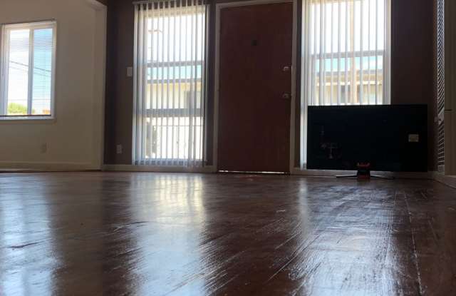 3602 West 60th Street Gallery 2