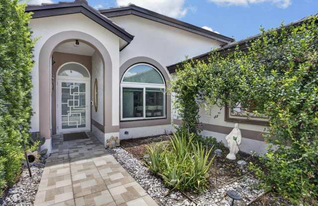 716 LAKE WELLINGTON Drive Gallery 4