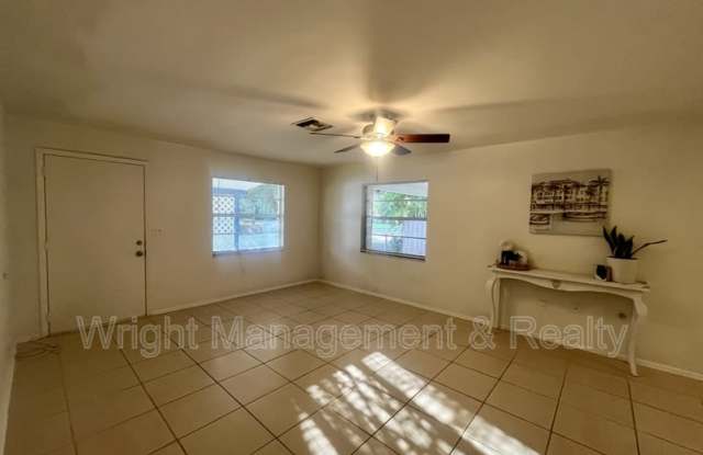 705 Bayou Avenue Gallery 3