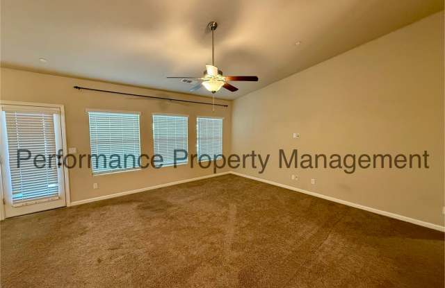 Modern 4 Bed/2 Bath SW Bakersfield Home w/ Solar, Pool & RBP Gallery 4