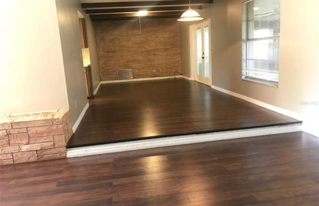 451 TULIP TRAIL Gallery 3