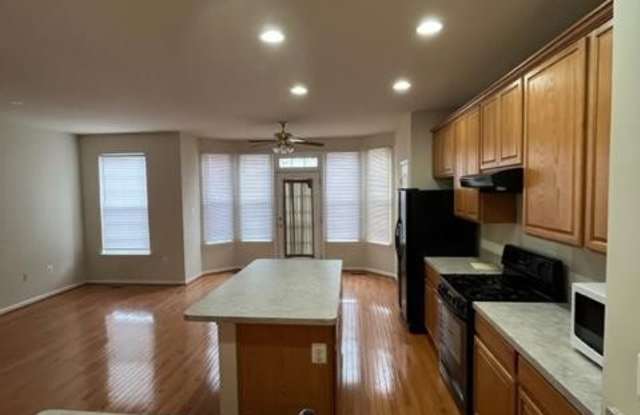 4533 ENGLISH HOLLY DRIVE Gallery 3