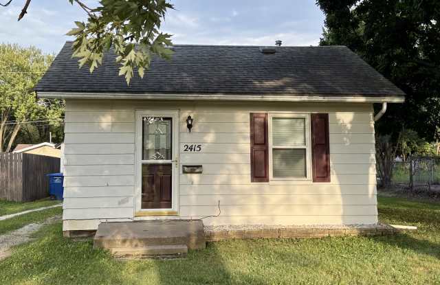 2415 36th St photos photos