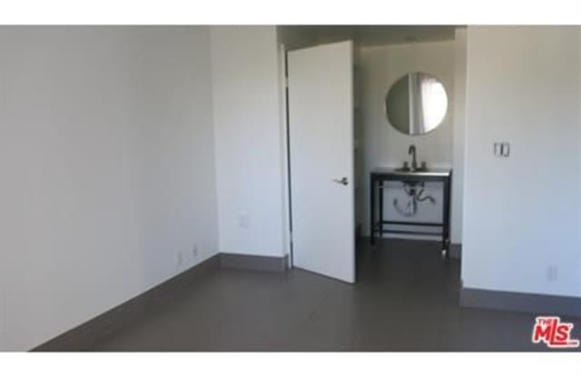 3949 Los Feliz Boulevard Gallery 2