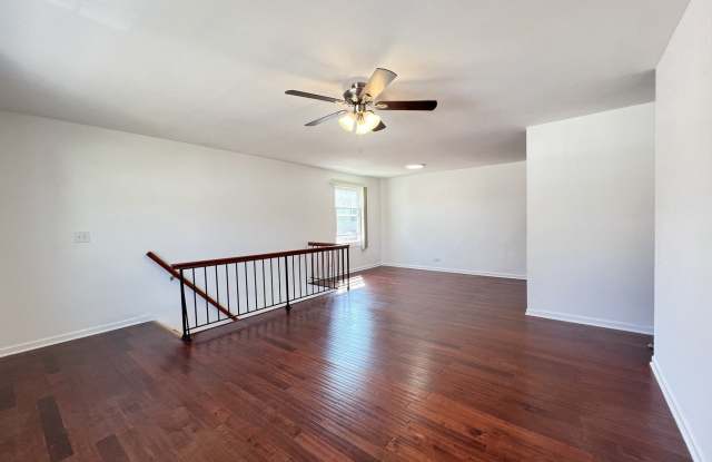 358 E FARMINGDALE Circle Gallery 3