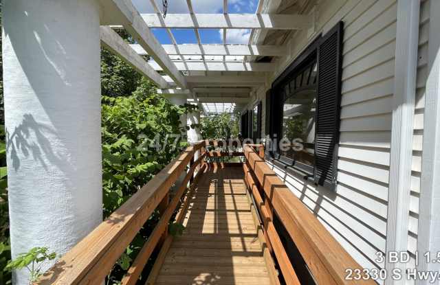 Rustic and Updated 3BD | 1.5 BA Farmhouse - Carus/Beavercreek photos photos
