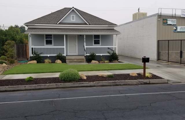 3 Bedroom 2 Bath in Reedley California - 1426 G Street, Reedley, CA 93654