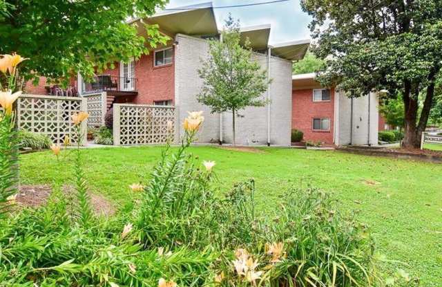 1822 N Rocksprings Rd #11 Gallery 4