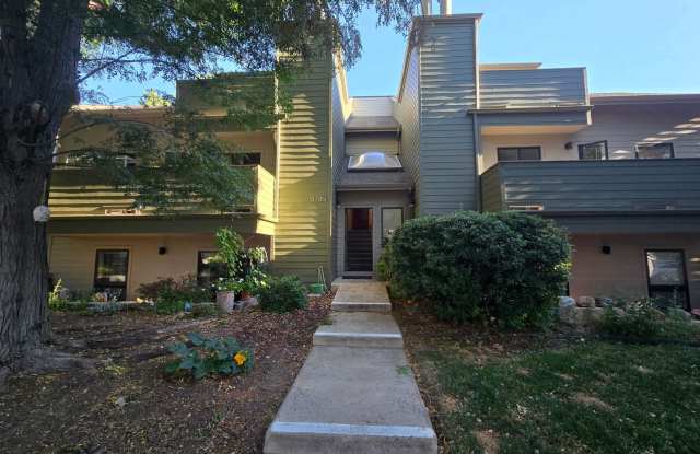 Immaculate, Spacious, Remodeled 2 Bedroom Condo in beautiful North Boulder in Winding Trail directly on bike path. photos photos