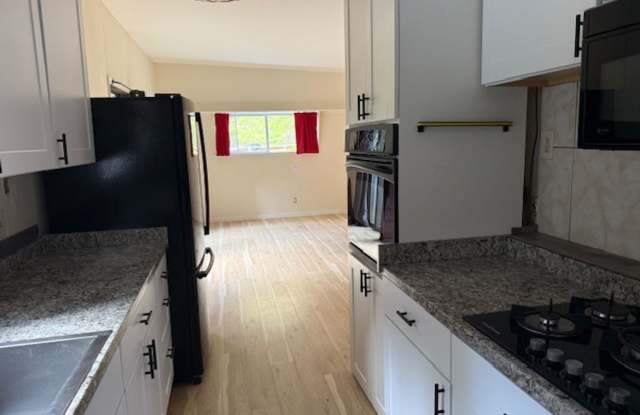 3-Bedroom, 1-Bathroom Home on 2 Acres in Aptos photos photos