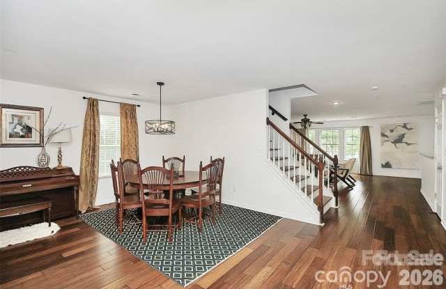 3133 Huntington Ridge Court Gallery 2