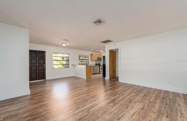 2242 INDIAN Avenue S Gallery 4