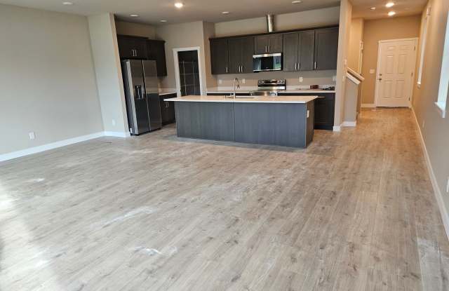 New 4-Bedroom Duplex in Lacey! Gallery 4