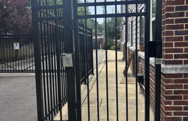 1625 Monroe Avenue # 2 - 2 Gallery 4