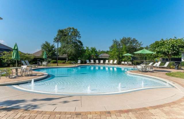 Spacious 4-Bedroom Home with Covered Porch in Redstone Commons, Crestview Gallery 3