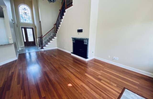 1112 Bluffton Ct Gallery 4
