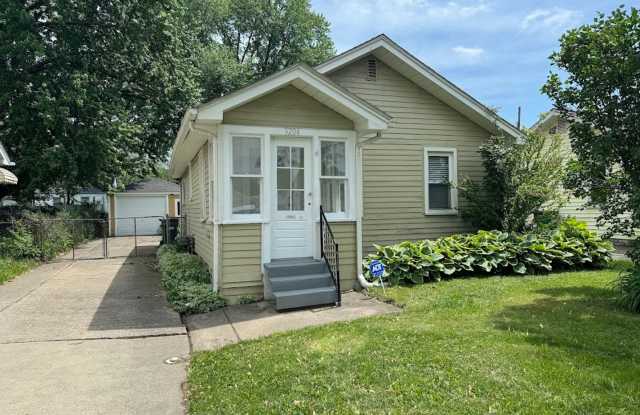 1 bed, 1 bath single family Ferndale home with garage photos photos