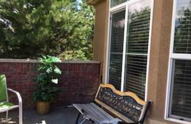 625 Burgundy Street, Unit B Gallery 4