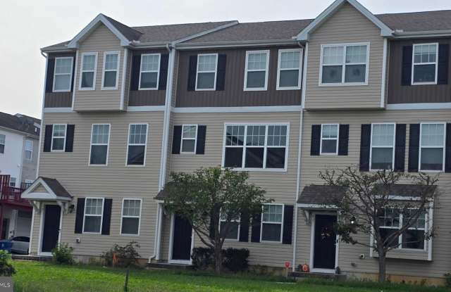 41 TYNDALL TRL Drive Gallery 1