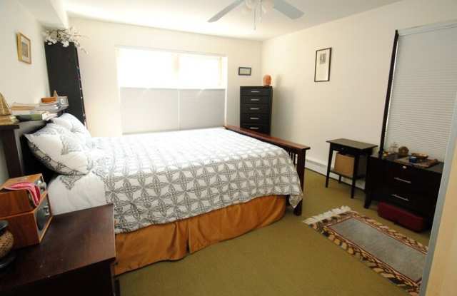 4920 North Marine Drive Gallery 2