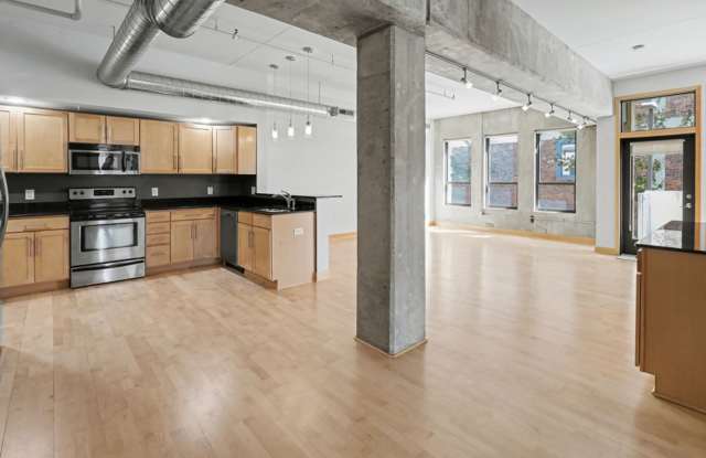 Condo - $1900 Rent - 2 bed photos photos